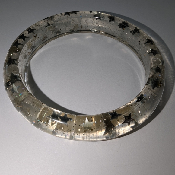 VINTAGE BANGLE BRACELET CLEAR WITH STARS AND GLITTER CONFETTI - Picture 6 of 9